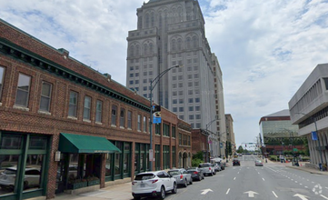 Building Photo - 220 W Market St