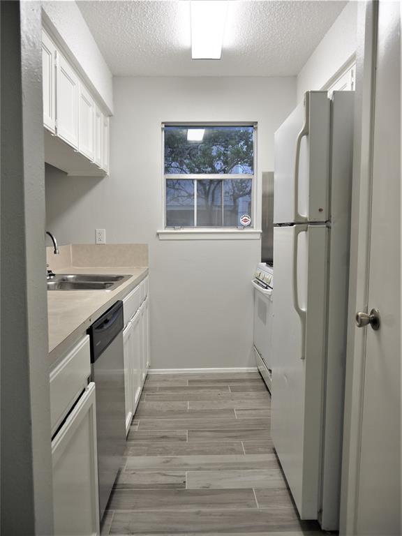 Building Photo - 12818 Tomanet Trail