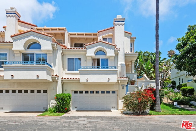 Building Photo - 6475 Zuma View Pl
