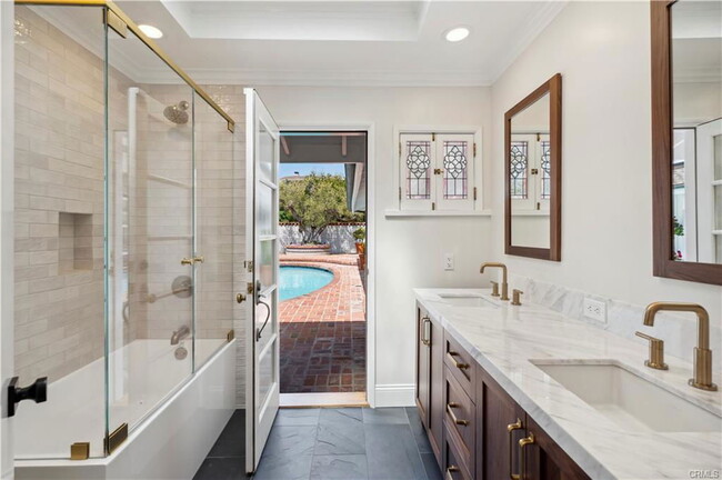 Building Photo - 2801 Pebble Dr