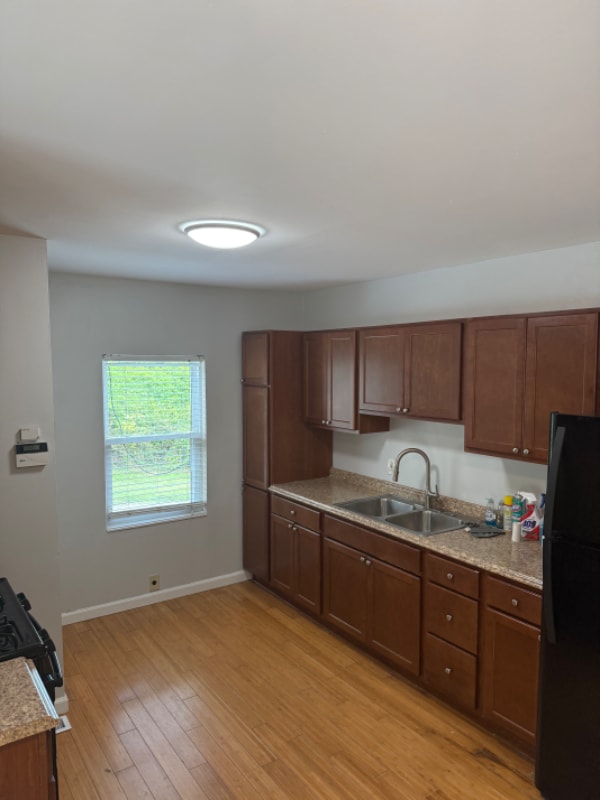 Building Photo - 254 Circle Dr