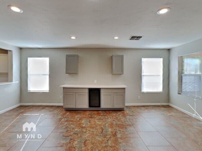 Foto del edificio - 10668 S Silverbluff Dr