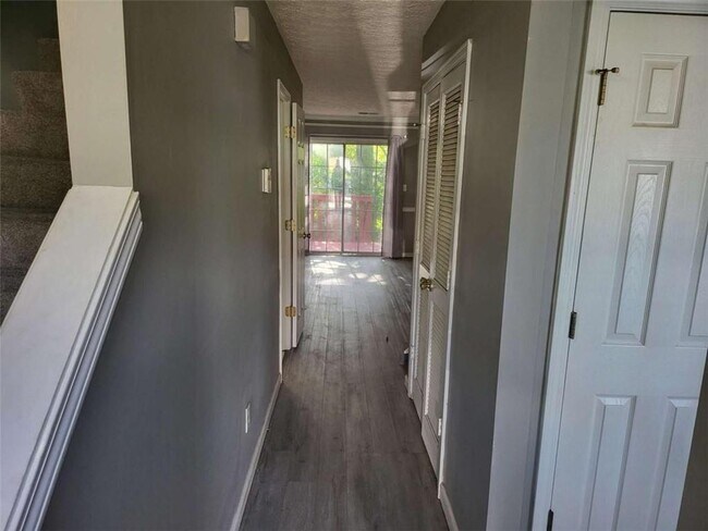 Foto del edificio - 7018 Panda Rd