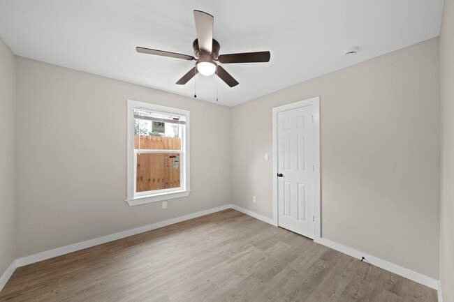 Building Photo - 1644 County Rd 180