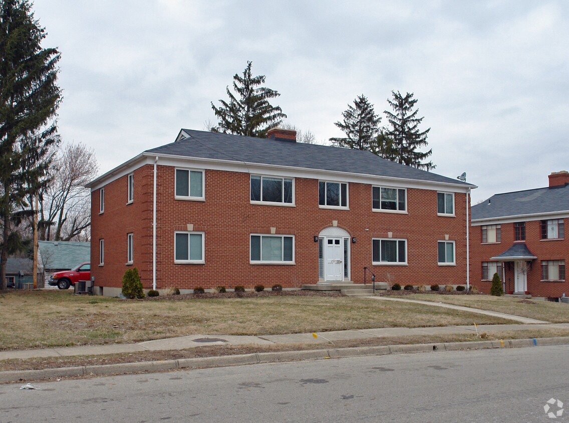 Primary Photo - 2571 Hilton Dr