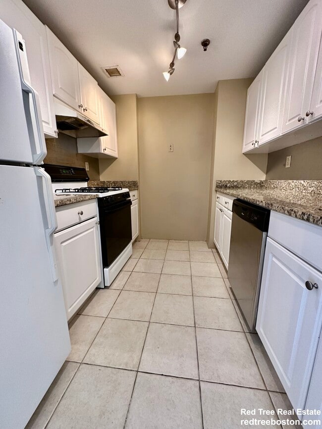 Photo - 15 N Beacon St Apartment