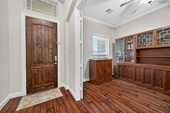 Building Photo - 15802 Pine Cone Ln