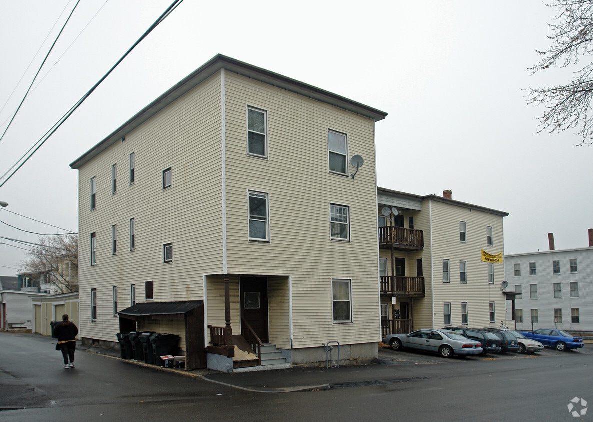 202 Notre Dame Ave, Manchester, NH 03102 Apartments in Manchester, NH