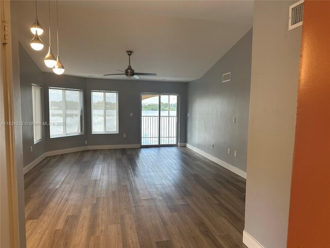Foto del edificio - 2647 NW 33rd St