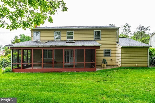 Foto del edificio - 8839 Tuckerman Ln
