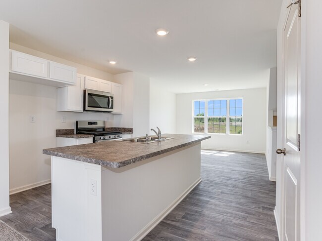 Building Photo - 2131 Sassafras Wy