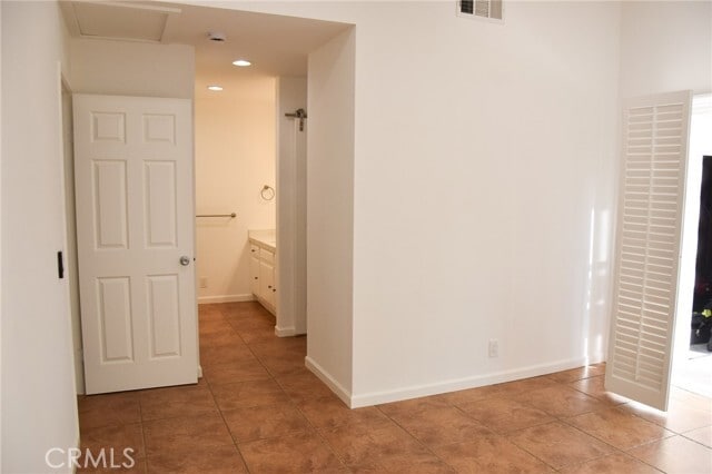 Building Photo - 3340 E Collins Ave
