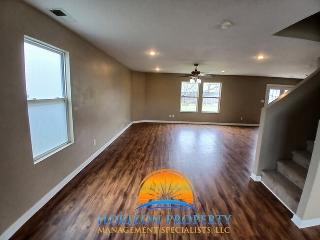 Building Photo - 15355 Tyler Mill Dr