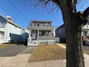 Building Photo - 30 Conover St