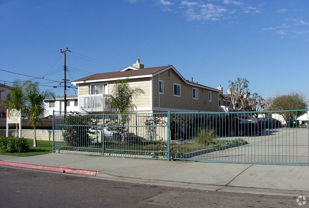 Alternate view - Avocado Villas