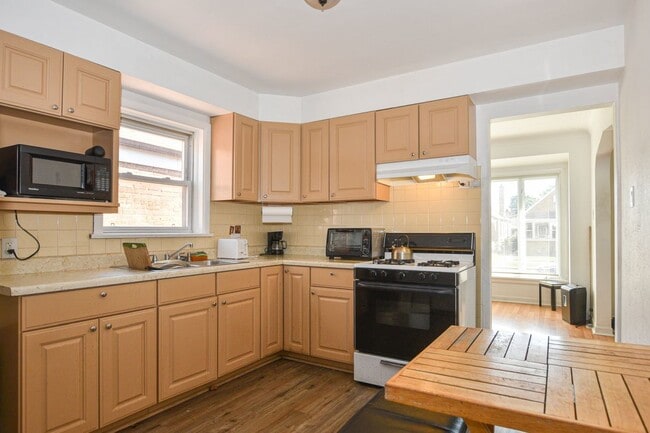 Foto del edificio - 5036 S Leclaire Ave