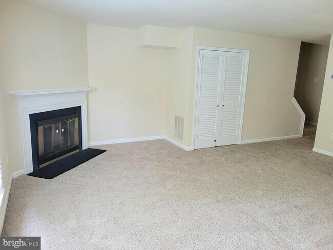 Foto del edificio - 5893 Rowanberry Dr