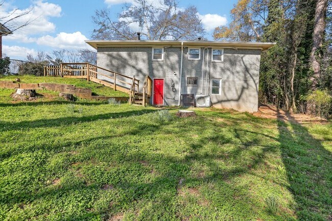 Foto del edificio - 586 Oakside Dr SW