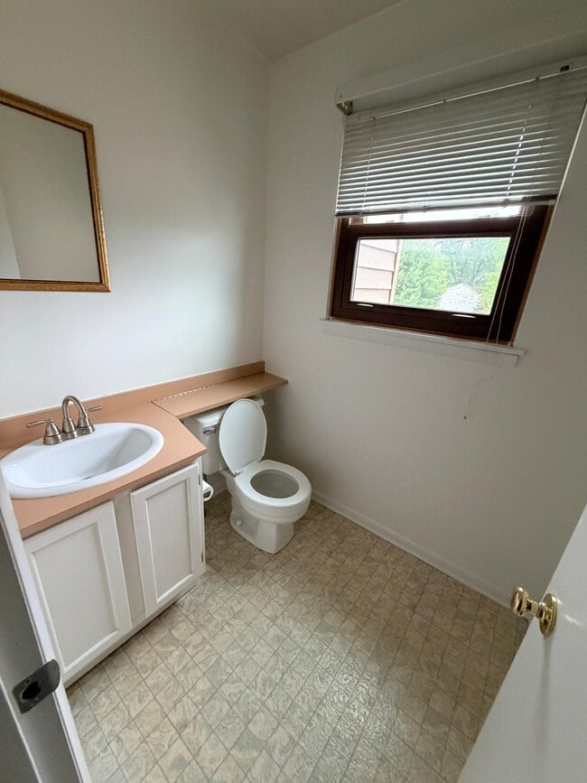 Building Photo - 6319 Raritan Ct