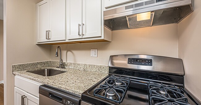 Prentiss Creek at Downers Grove - Apartments in Downers Grove, IL ...