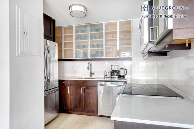 Foto del edificio - 210 W 70th St
