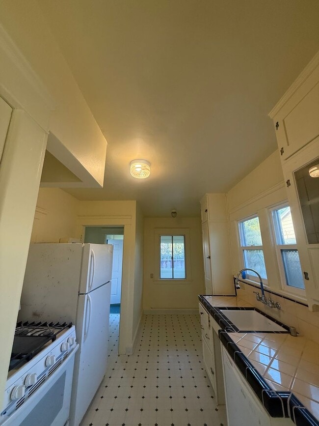 Foto del edificio - 1 bedroom cottage for rent (plus detached ...