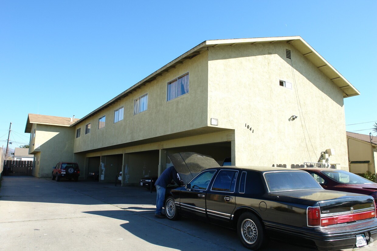 Primary Photo - 1041 Mohar St