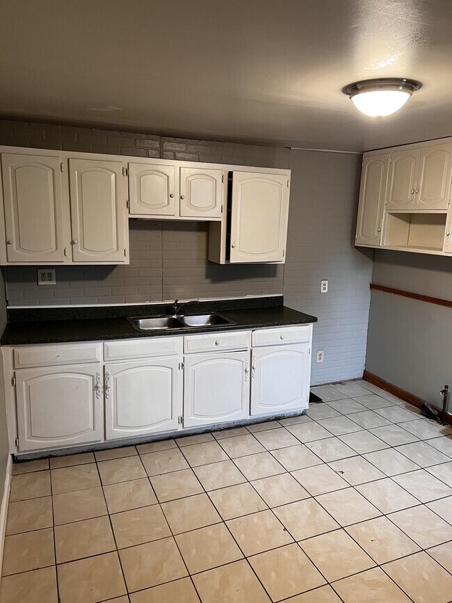 1657 E er Rd, Columbus, OH 43211 House Rental in Columbus, OH