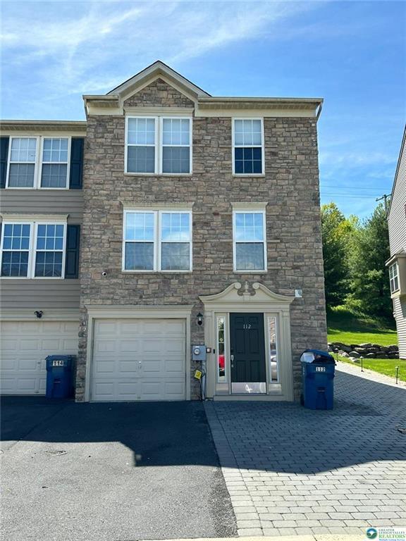 Foto principal - 112 Knollwood Dr
