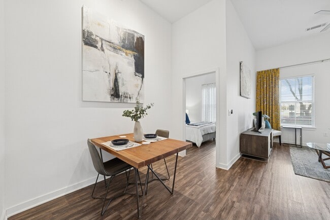 Foto del edificio - Mustang Station