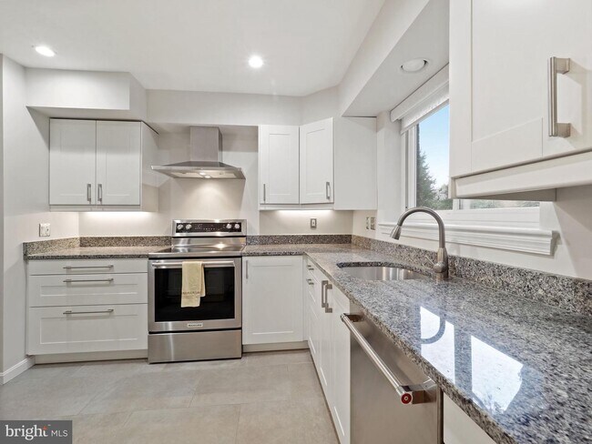 Foto del edificio - 7509 Newmarket Dr