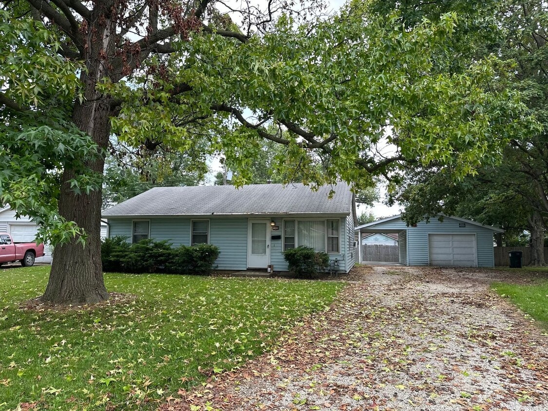 Foto principal - 1405 Holly Hill Dr