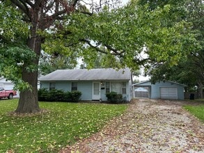 Building Photo - 1405 Holly Hill Dr