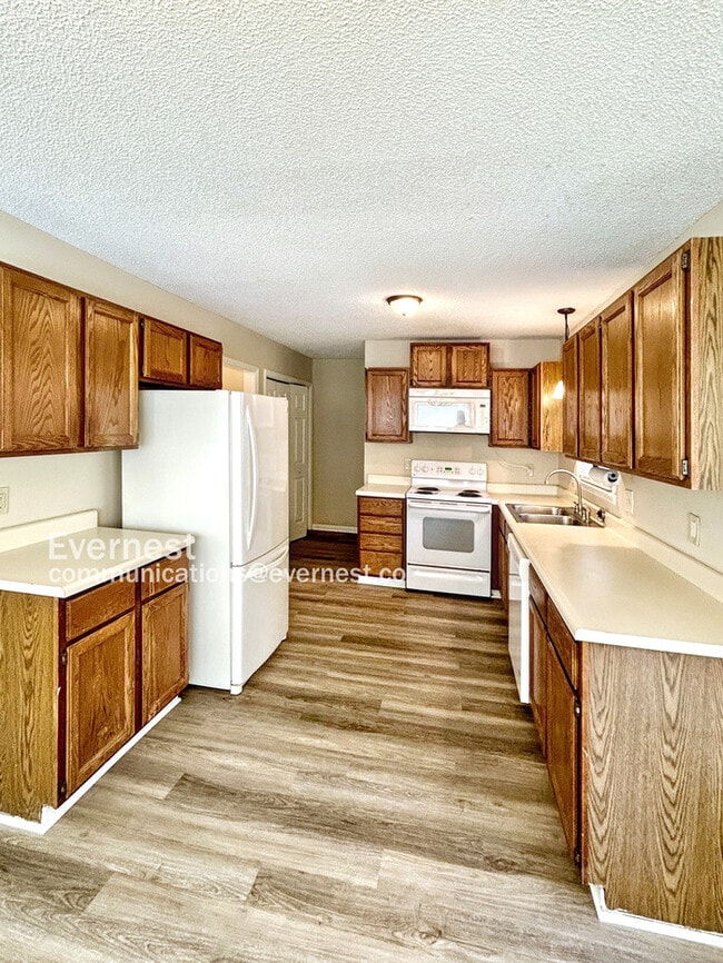 Building Photo - 5126 Lundy Dr
