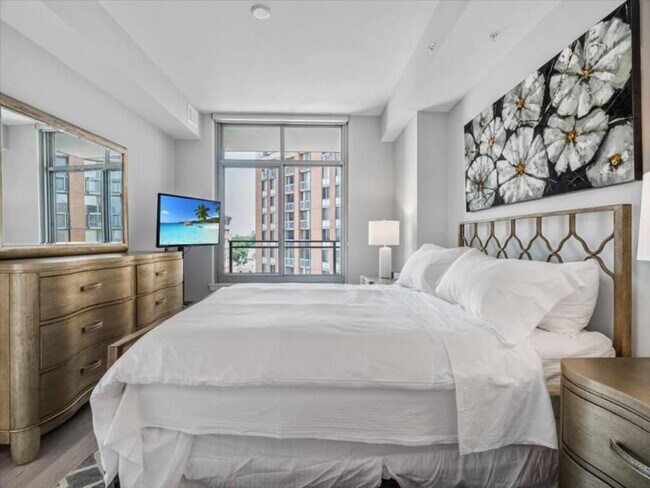 Foto del edificio - 4850 Rugby Ave