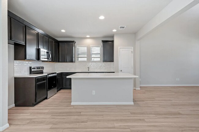 Building Photo - 122 Elm Br Trl