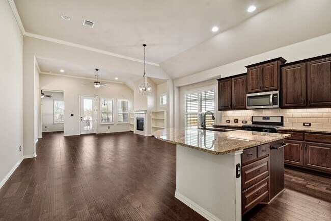 Building Photo - 112 Tulip Garden Trl