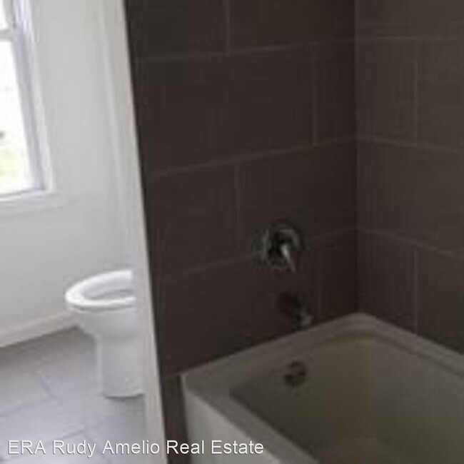 Foto del edificio - 725-727 N Quincy St