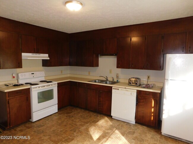Building Photo - 607 Longleaf Rd