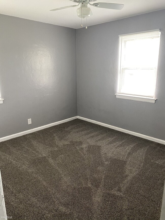 Building Photo - 2 br, 1 bath House - 449 W Stewart St