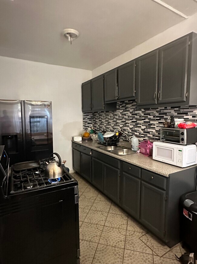 Foto del edificio - 2041 N Vermont Ave
