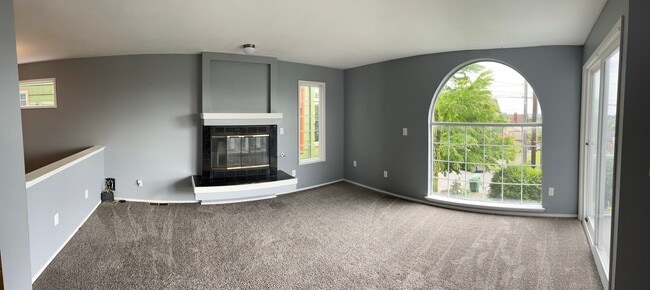 Building Photo - 530 NE 78th St