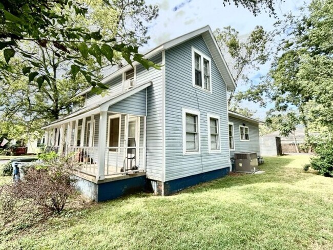 Foto del edificio - 3614 Bradley St SW