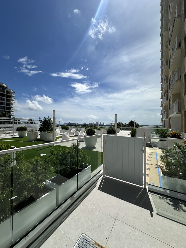Building Photo - 770 Claughton Island Dr