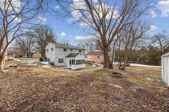 Building Photo - 718 7th Ave