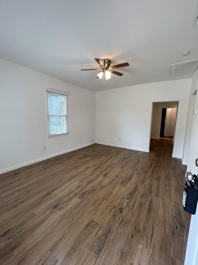 Building Photo - 809 N Maxey St
