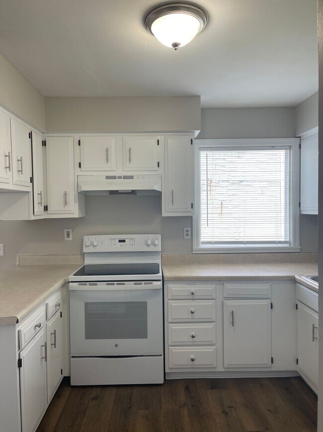 Foto del edificio - Welcome to this beautifully renovated 2-be...