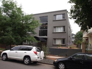 Building Photo - 1056 Marion St