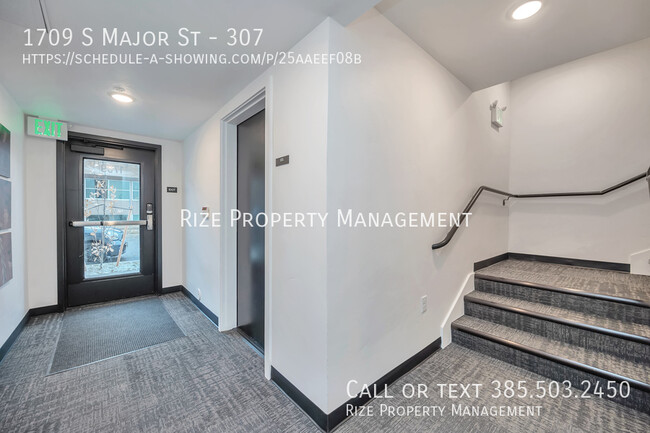 Building Photo - Express Your Individuality at Major Studios!