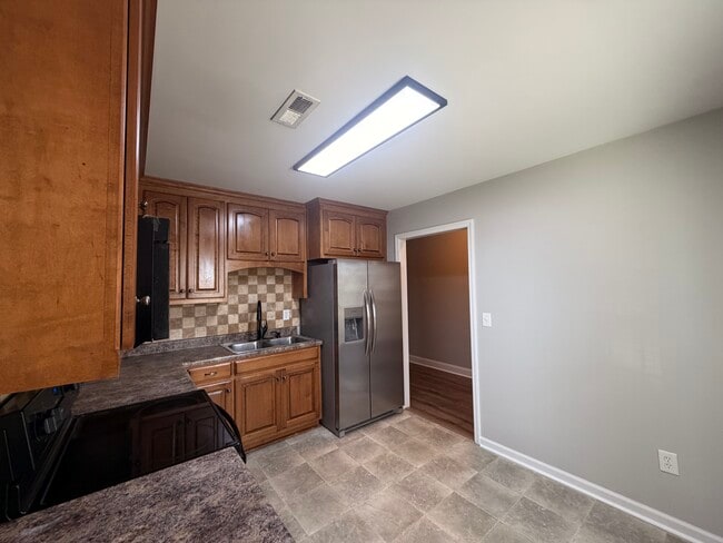 Building Photo - 452 Banyon Rd